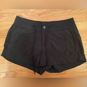 Athleta Shorts Size 6